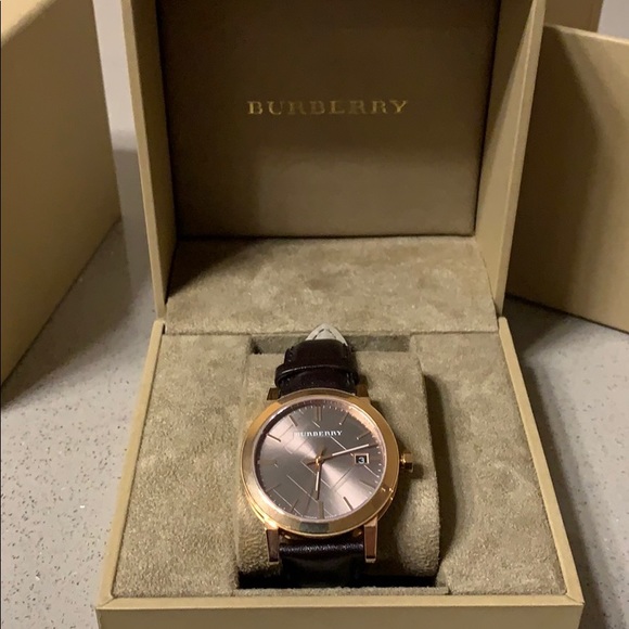 Burberry watch - Picture 4 of 8